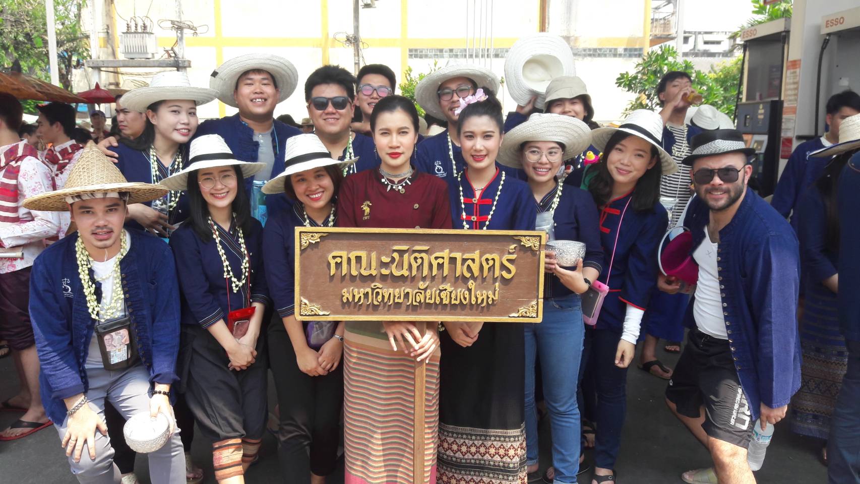 คณะนิติศาสตร์ ร่วมเดินขบวนประเพณีปี๋ใหม่เมือง ประจำปี 2561