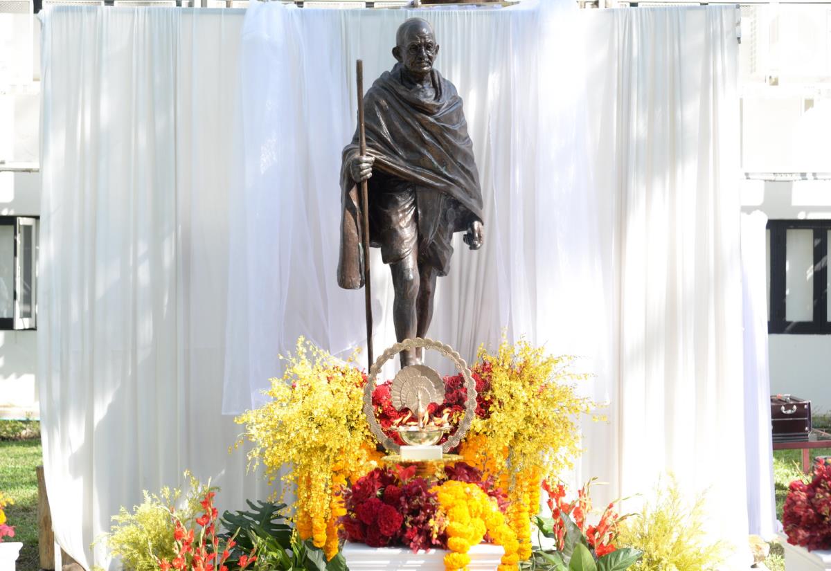 ศูนย์อินเดียศึกษามหาวิทยาลัยเชียงใหม่ ร่วมกับสถานทูตอินเดียประจำประเทศไทย จัดพิธีเปิดรูปปั้นมหาตมะคานธี (Unveiling of Mahatma Gandhi Statue Ceremony)