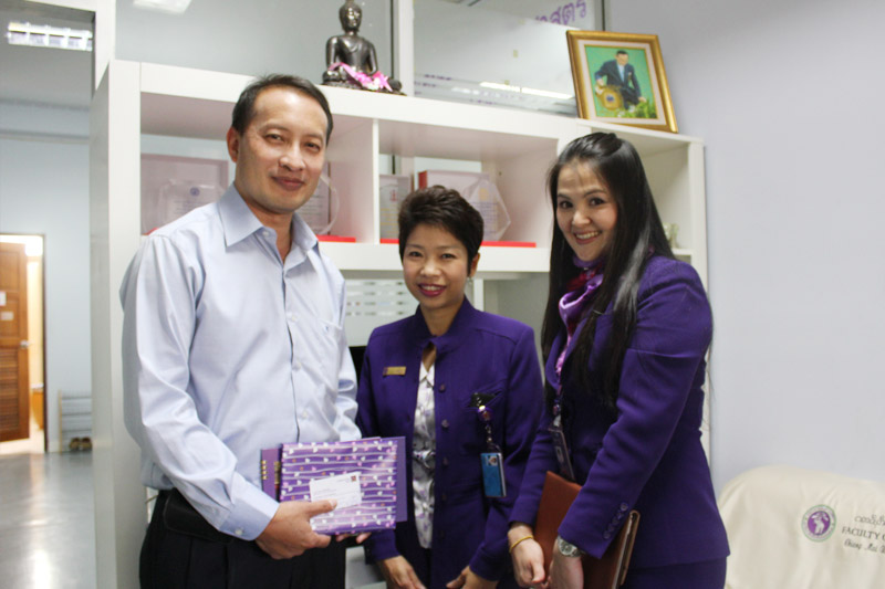 คณบดีคณะนิติศาสตร์ให้การต้อนรับ ธนาคารไทยพาณิชย์ สาขามหาวิทยาลัยเชียงใหม่  เนื่องในโอกาสเข้าอวยพรปีใหม่ 2556