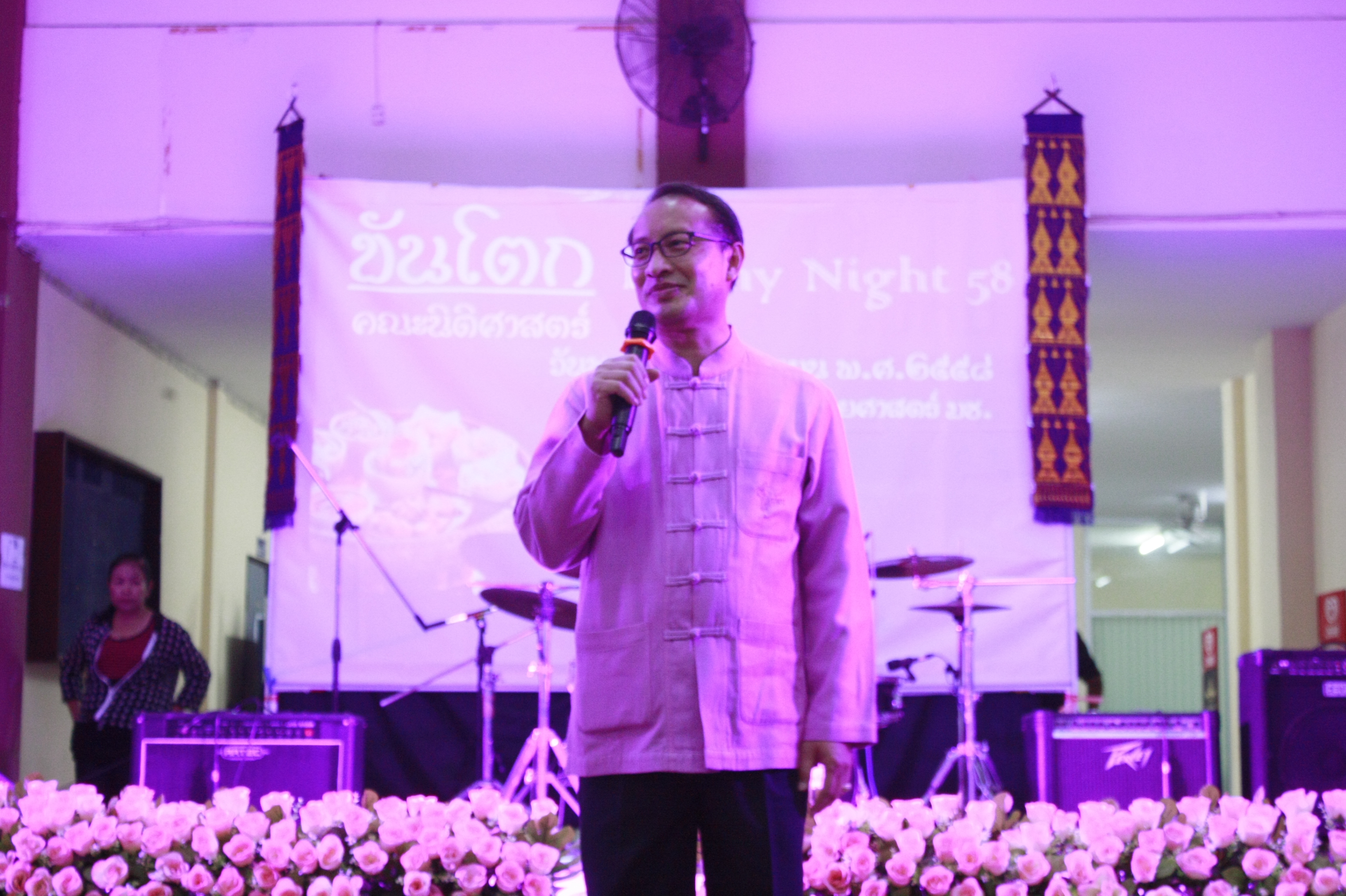 สโมสรนักศึกษาคณะนิติศาสตร์จัดกิจกรรม ขันโตก Freshy Night 58 คณะนิติศาสตร์ ประจำปี 2558 สโมสรนักศึกษาคณะนิติศาสตร์จัดกิจกรรม ขันโตก Freshy Night 58 คณะนิติศาสตร์ ประจำปี 2558