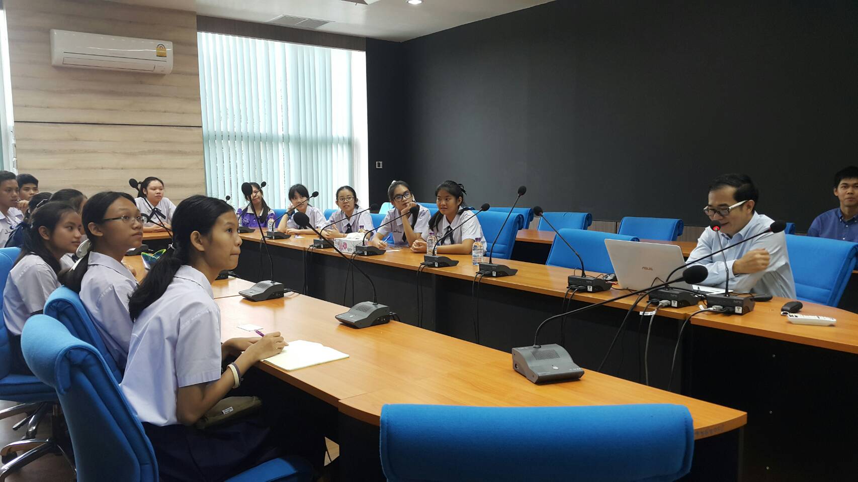 คณะนิติศาสตร์ มหาวิทยาลัยเชียงใหม่ ให้การต้อนรับคณะนักเรียนชั้นมัธยมศึกษาปีที่ 5 และครูโรงเรียนสาธิตมหาวิทยาลัยเชียงใหม่ คณะนิติศาสตร์ มหาวิทยาลัยเชียงใหม่ ให้การต้อนรับคณะนักเรียนชั้นมัธยมศึกษาปีที่ 5 และครูโรงเรียนสาธิตมหาวิทยาลัยเชียงใหม่
