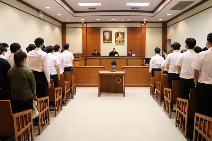 คณะนิติศาสตร์ มหาวิทยาลัยเชียงใหม่ นำนักศึกษาชั้นปีที่ 3 เข้าศึกษาดูงานศาลปกครองเชียงใหม่ คณะนิติศาสตร์ มหาวิทยาลัยเชียงใหม่ นำนักศึกษาชั้นปีที่ 3 เข้าศึกษาดูงานศาลปกครองเชียงใหม่