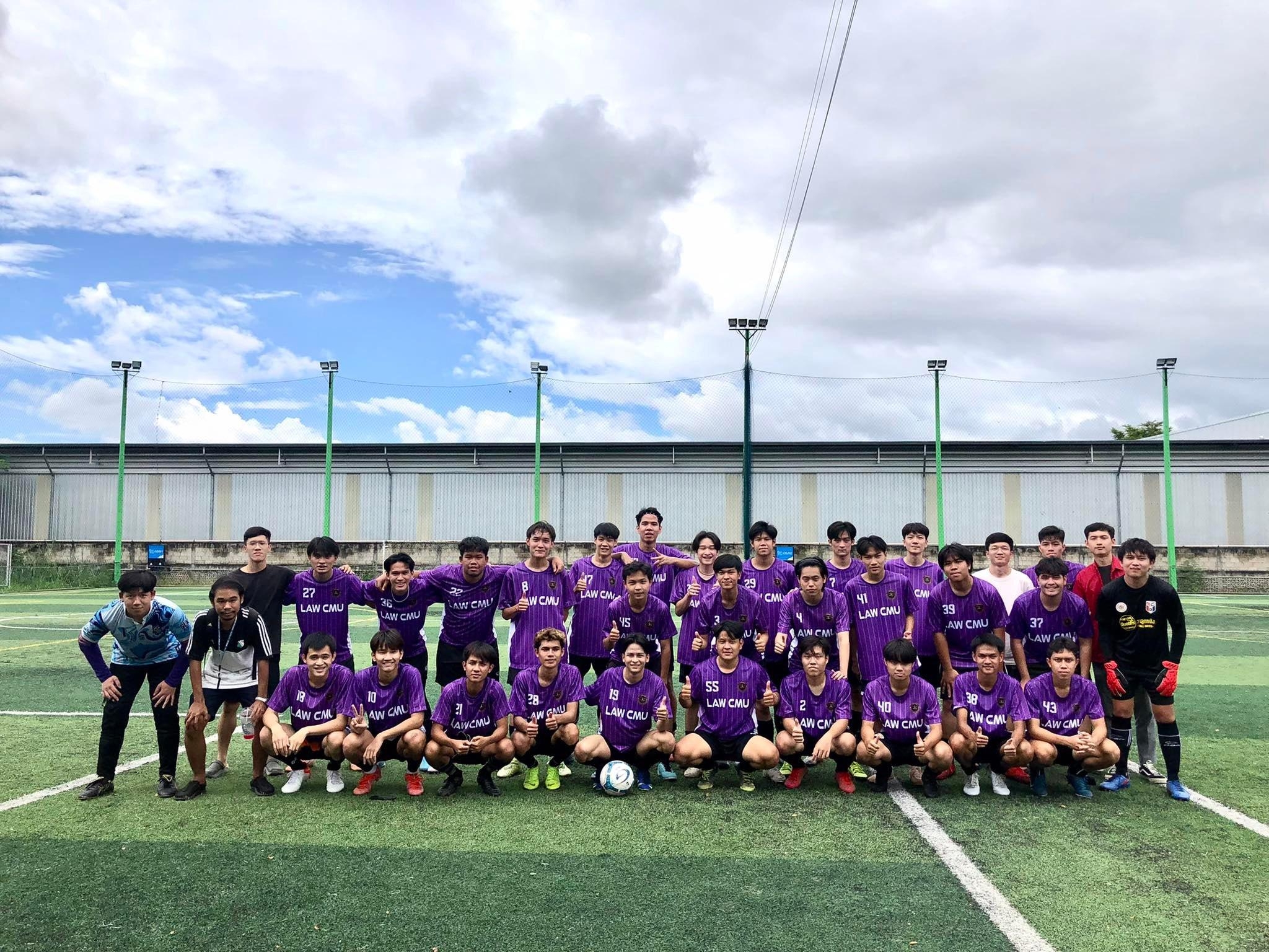 ทีมนักกีฬาฟุตบอลคณะนิติศาสตร์ ได้รับรางวัลชนะเลิศในการแข่งขัน ฟุตบอลวันรพี 3 สถาบัน ทีมนักกีฬาฟุตบอลคณะนิติศาสตร์ ได้รับรางวัลชนะเลิศในการแข่งขัน ฟุตบอลวันรพี 3 สถาบัน