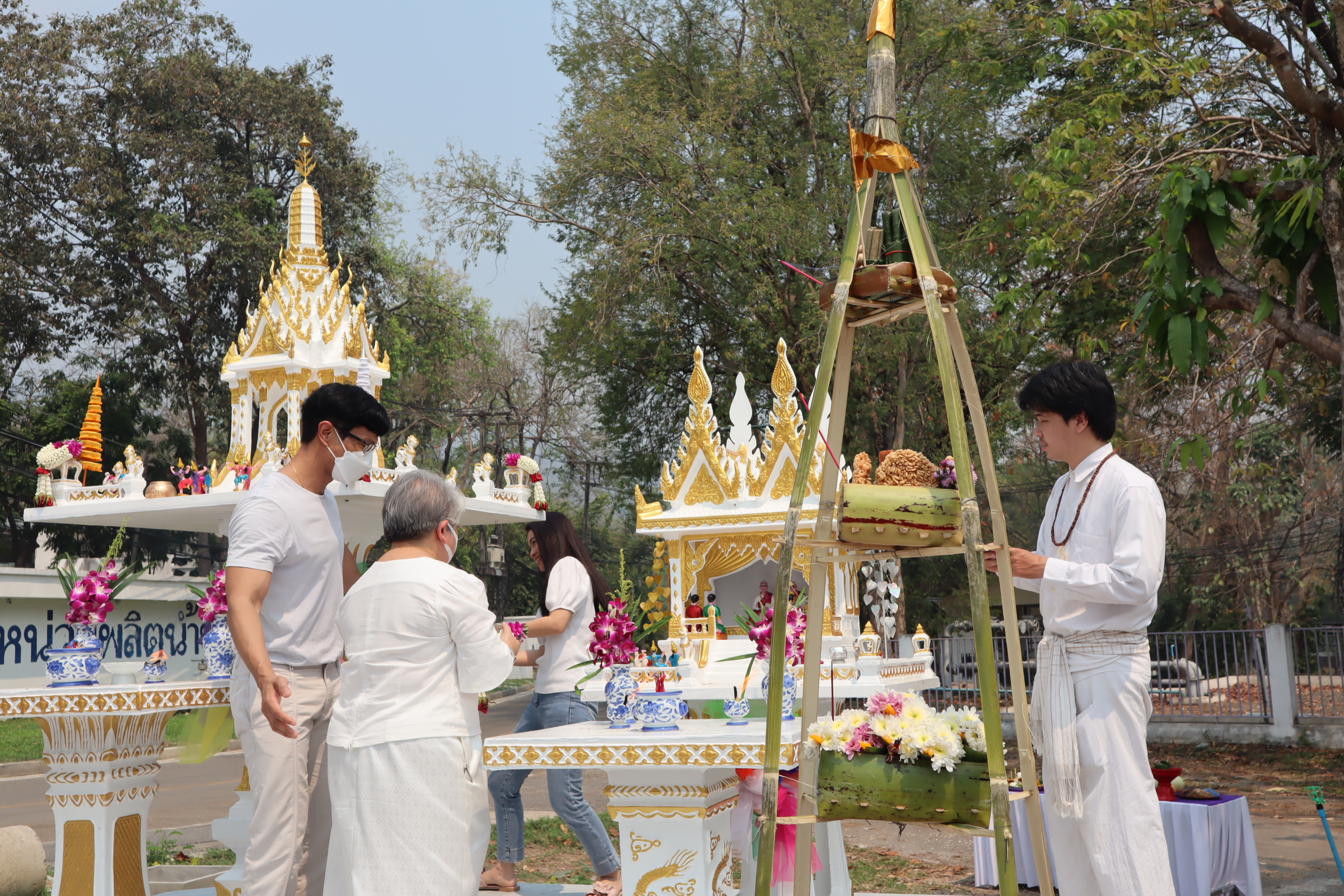 พิธีตั้งศาลพระภูมิใหม่เพื่อความเป็นสิริมงคล