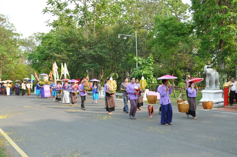 คณะนิติศาสตร์ร่วมพิธีดำหัวอดีตอธิการบดี อธิการบดี และคณาจารย์ผู้อาวุโส ของมหาวิทยาลัยเชียงใหม่ ประจำปี 2556