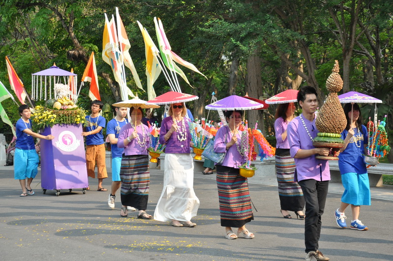 คณะนิติศาสตร์ร่วมพิธีดำหัวอดีตอธิการบดี อธิการบดี และคณาจารย์ผู้อาวุโส ของมหาวิทยาลัยเชียงใหม่ ประจำปี 2556