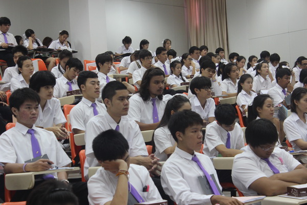 คณะนิติศาสตร์จัดโครงการปฐมนิเทศนักศึกษาใหม่ ประจำปีการศึกษา 2556