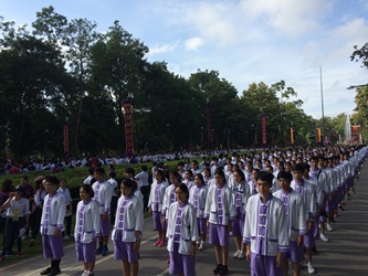 สโมสรนักศึกษาคณะนิติศาสตร์ ร่วมสืบสานตำนานประเพณีลูกช้างขึ้นดอย นำนักศึกษาใหม่ขึ้นไปนมัสการพระบรมธาตุดอย­สุเทพ 