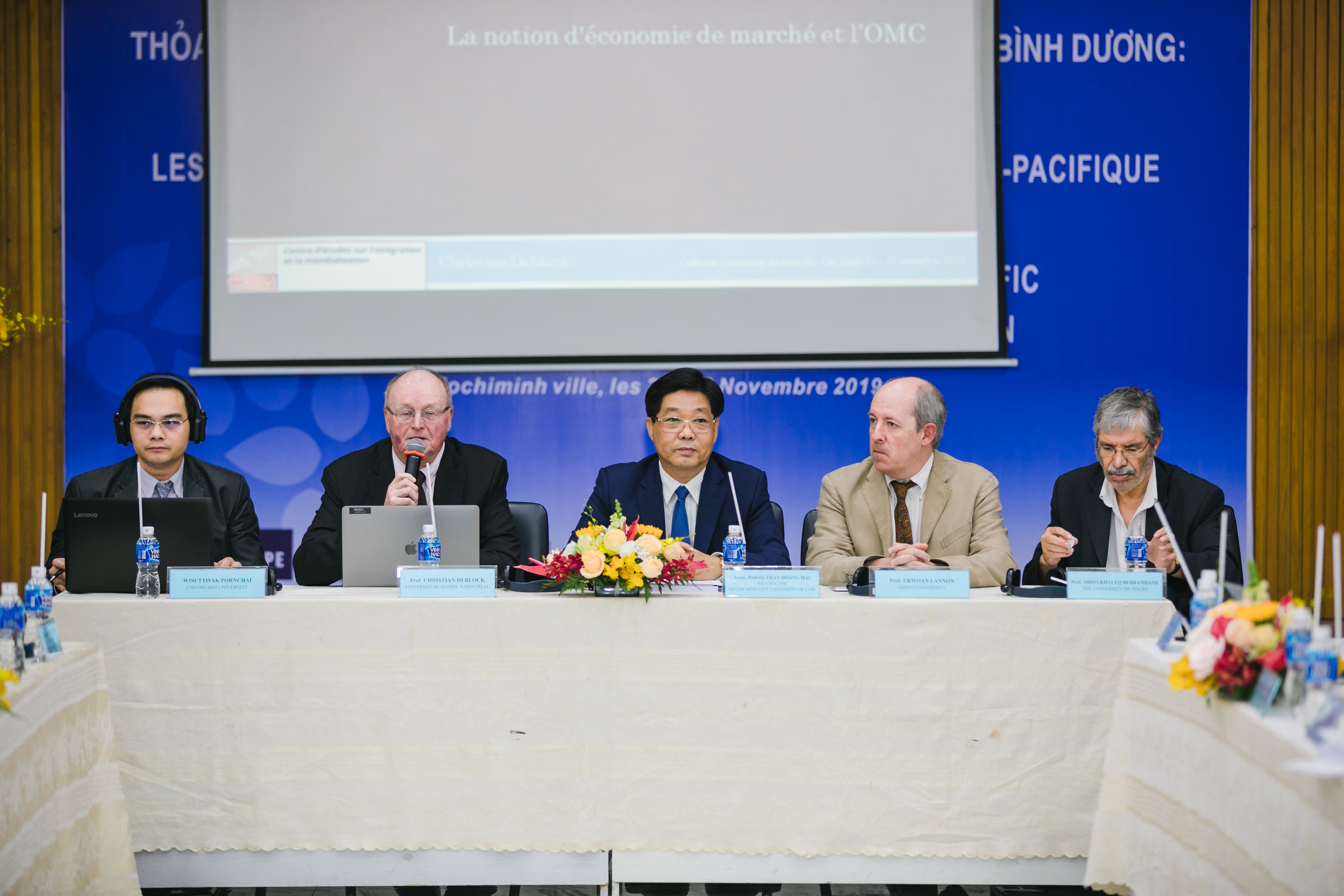 เข้าร่วมประชุม Colloque “Les Partenaires des Puissances Economique en Asie Pacifique” Colloquium on “Partnership of Economic Power in Asia Pacific” 