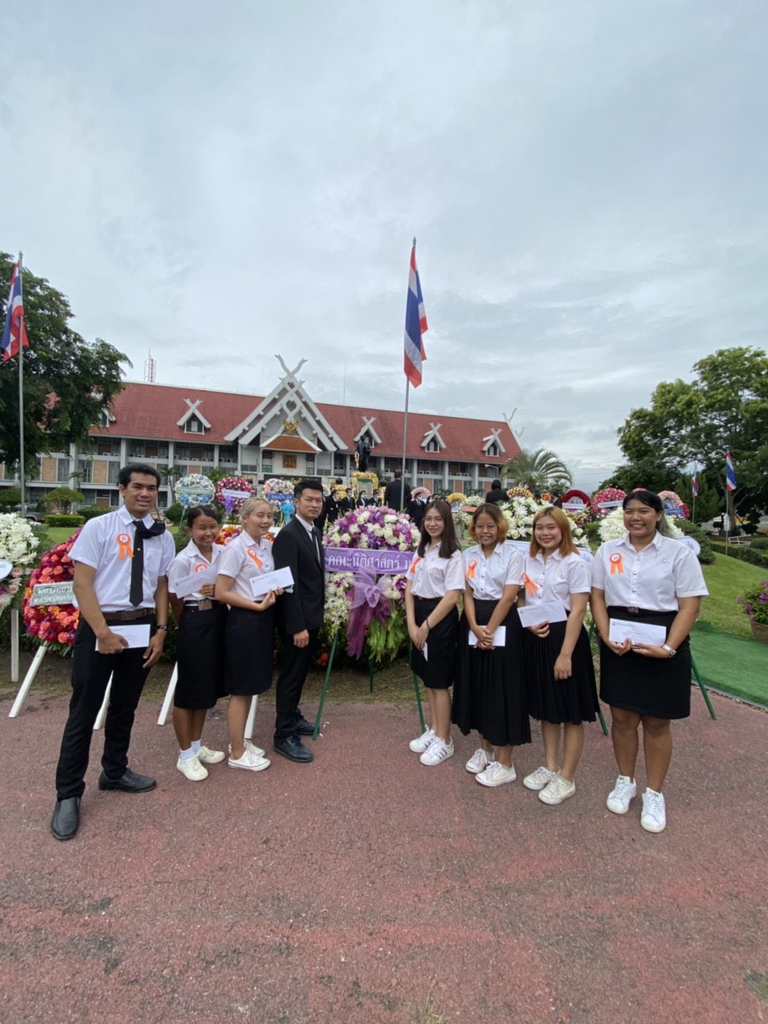 คณะนิติศาสตร์ มหาวิทยาลัยเชียงใหม่ ร่วมถวายพวงมาลาเนื่องในงานวันรพี ประจำปี 2563