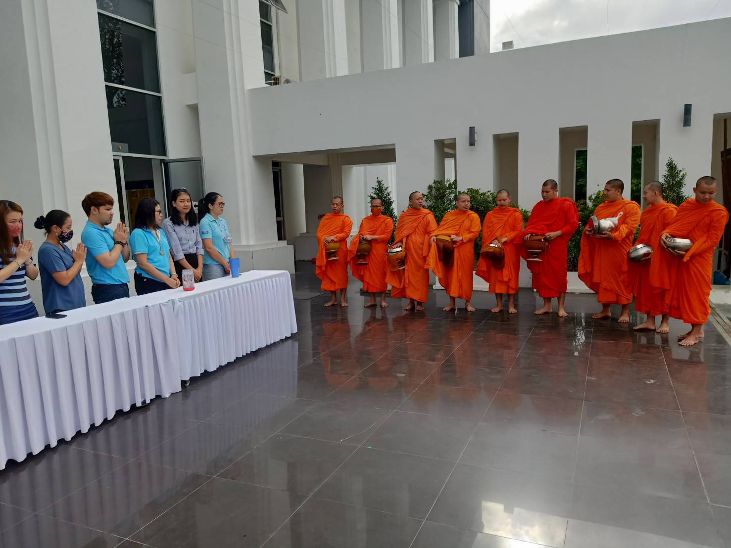 ร่วมพิธีถวายพระพรชัยมงคล สมเด็จพระนางเจ้าสิริกิติ์ พระบรมราชินีนารถ พระบรมราชชนนีพันปีหลวง