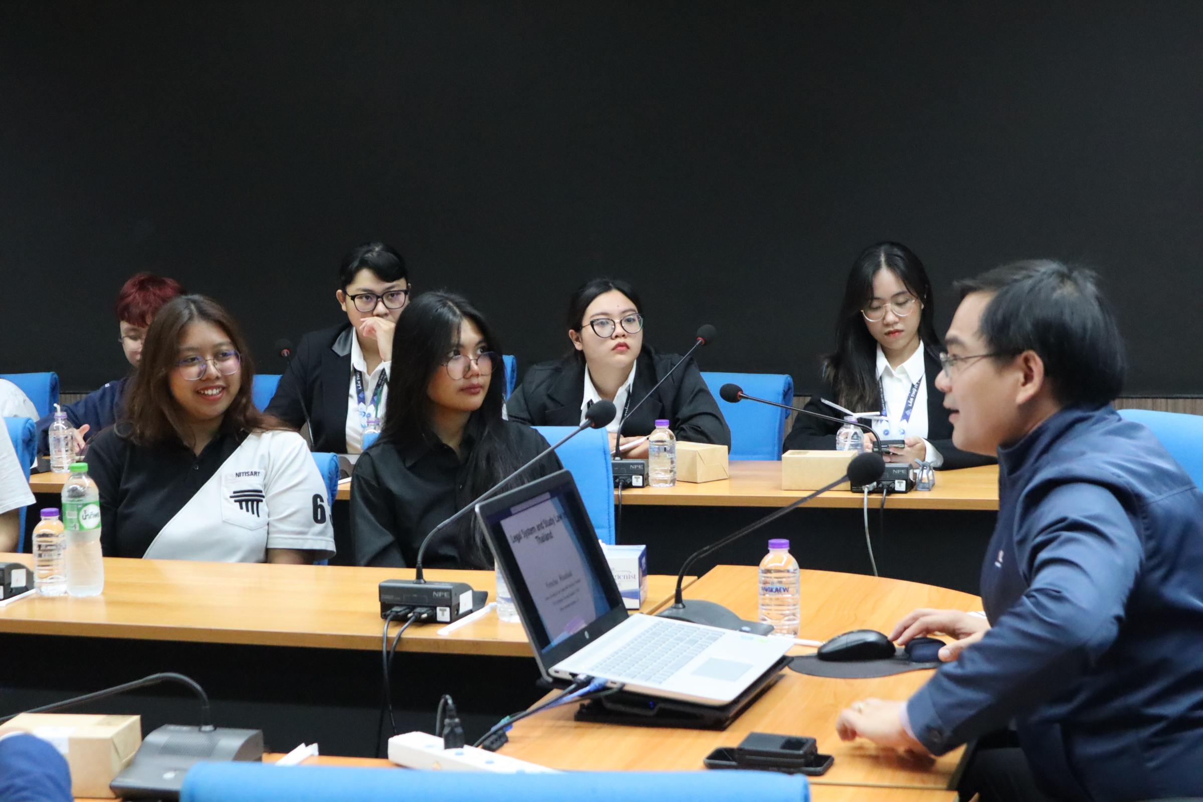 ต้อนรับคณะอาคันตุกะจาก Ho Chi Minh City University of Law (HCMCULAW)