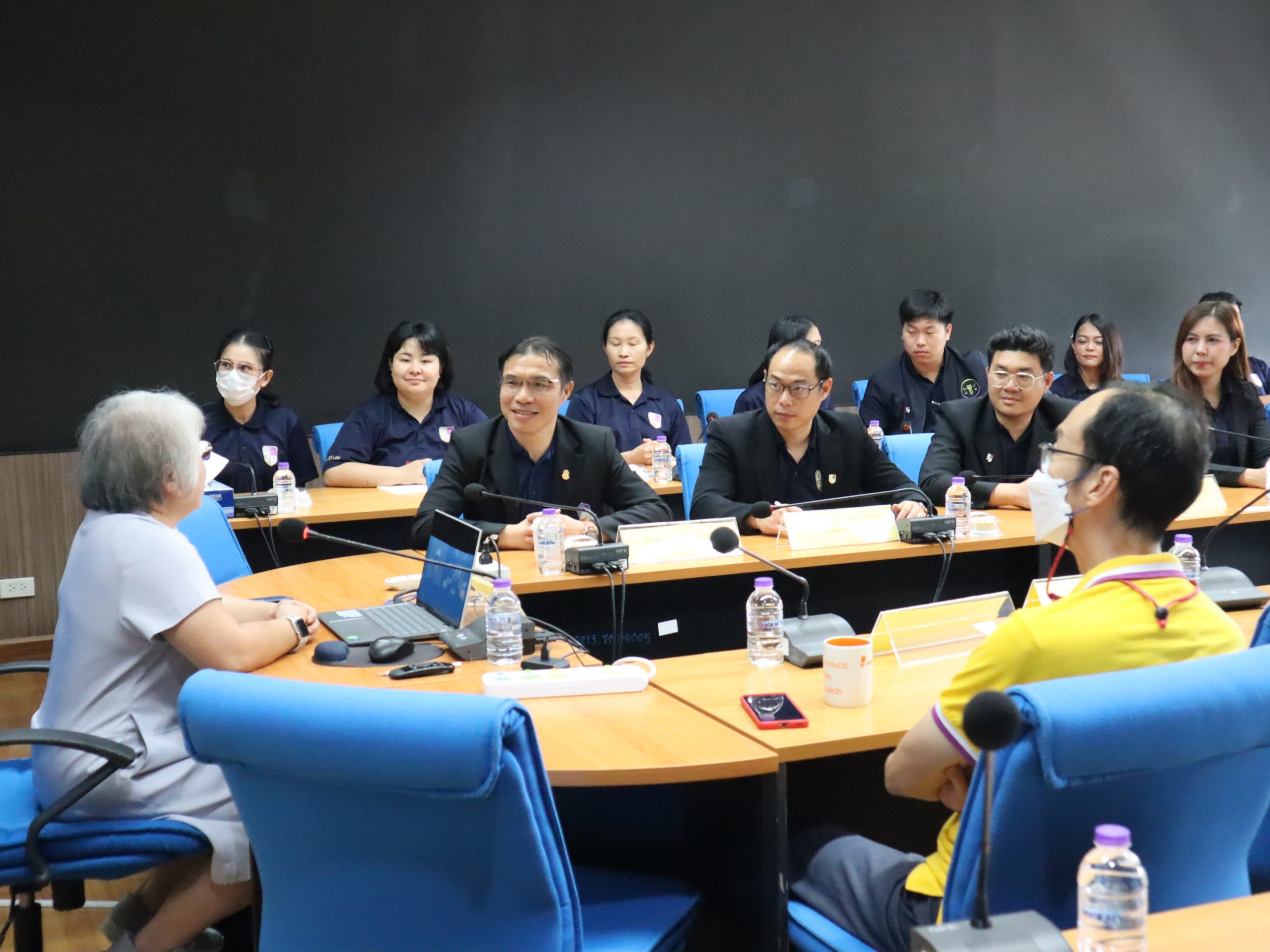 ต้อนรับคณะนิติศาสตร์ มหาวิทยาลัยพะเยา ในโอกาสเข้าศึกษาดูงานแลกเปลี่ยนเรียนรู้งาน องค์ความรู้ วิธีการ และประสบการณ์ในการปฏิบัติงาน