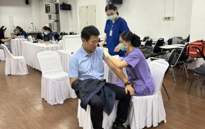สร้างเกราะป้องกัน…ด้วยวัคซีน! คณะนิติศาสตร์ มช. ร่วมมือศูนย์ศรีพัฒน์ ฉีดวัคซีนไข้หวัดใหญ่แก่บุคลากร