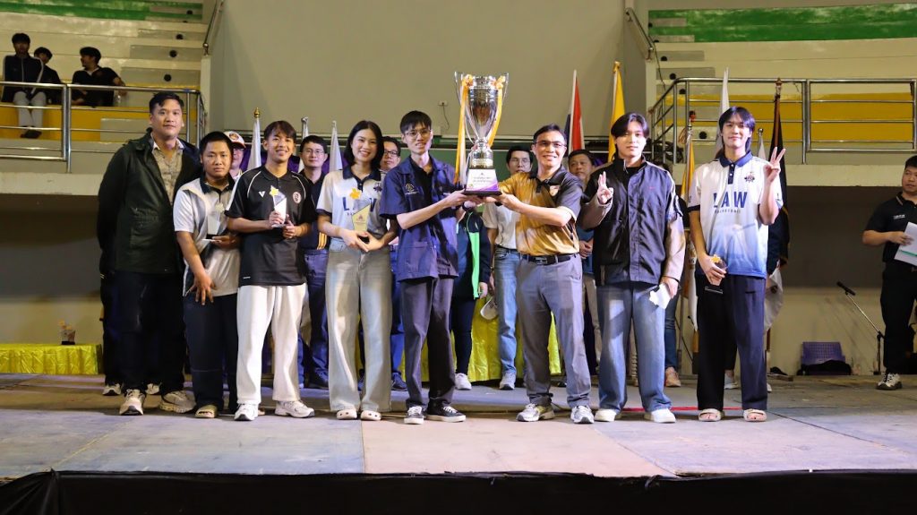 คณะนิติศาสตร์ มช. คว้าถ้วยรางวัลชนะเลิศคะแนนรวม การแข่งขันกีฬาลูกรพีสัมพันธ์ภาคเหนือ ครั้งที่ 14 “คำมอกเกมส์”