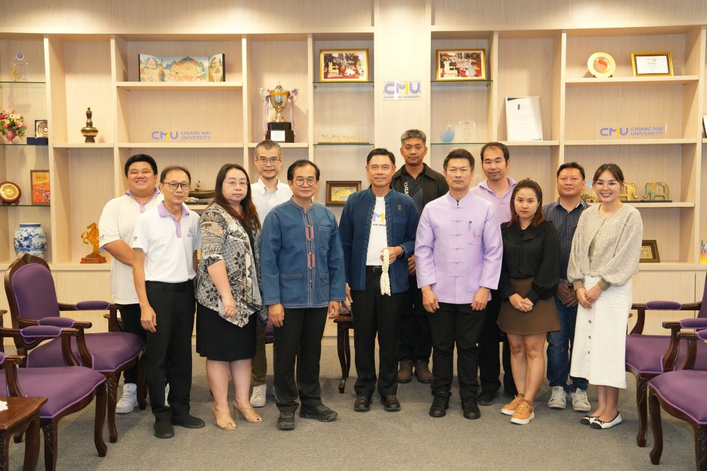 คณะนิติศาสตร์ มช. ร่วมสืบสานประเพณีปี๋ใหม่เมือง เข้าสูมาคารวะและดำหัวอธิการบดีมหาวิทยาลัยเชียงใหม่ ประจำปี 2569